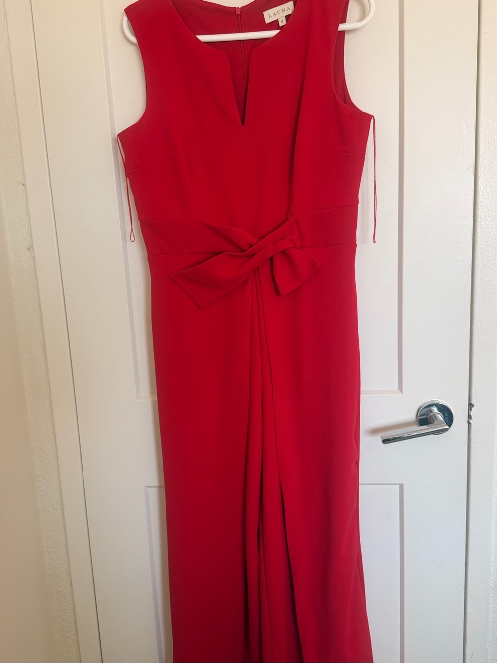 Elegant Red Sleeveless Knot-Front Maxi Dress - Picture 5 of 5